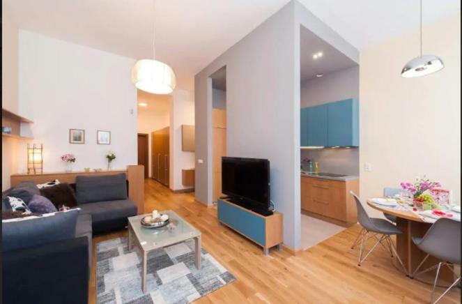 Bright&comfy- 5 Colours- Golden Apartments- Old Town *