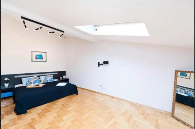 Bright&comfy- 5 Colours- Golden Apartments- Old Town Apartment *